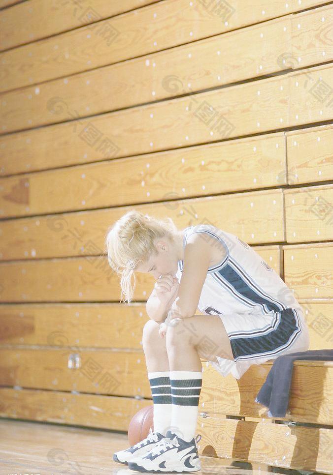 更为现代足 更为现代足